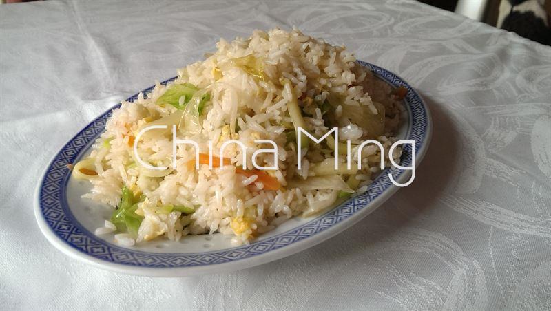 Arroz frito con verduras - Imagen 1