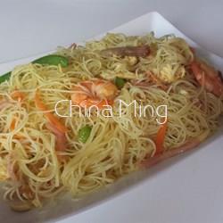 Fideos de arroz con salsa curry - Imagen 1