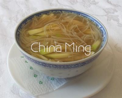 Sopa de fideos con pollo - Imagen 1