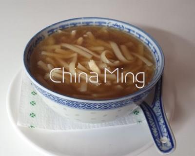 Sopa de tallarines con pollo - Imagen 1